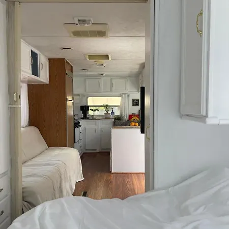 Camper 2beds 1 Bath Family Friendly 10 Mins Disneyland * Garden Grove